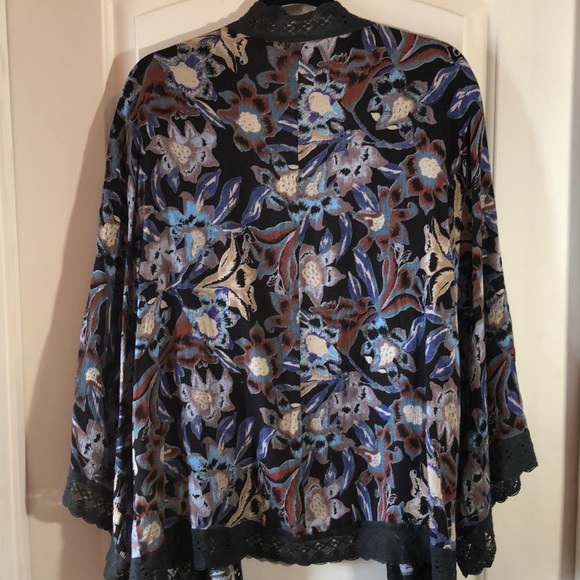 Free People Floral Black Lace Trimmed Kimono - Picture 5 of 8
